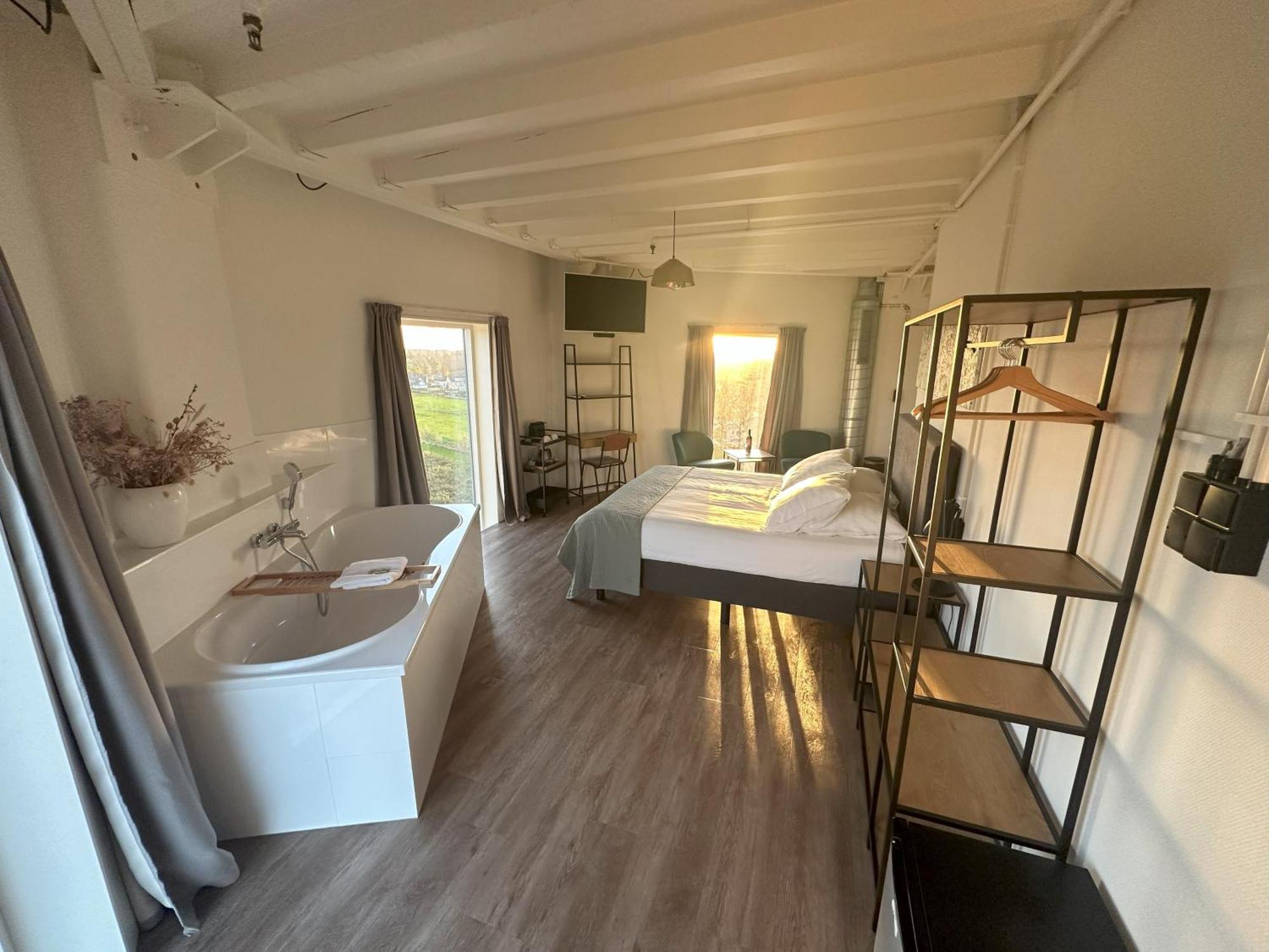 דורדרכט Hotel De Watertoren מראה חיצוני תמונה